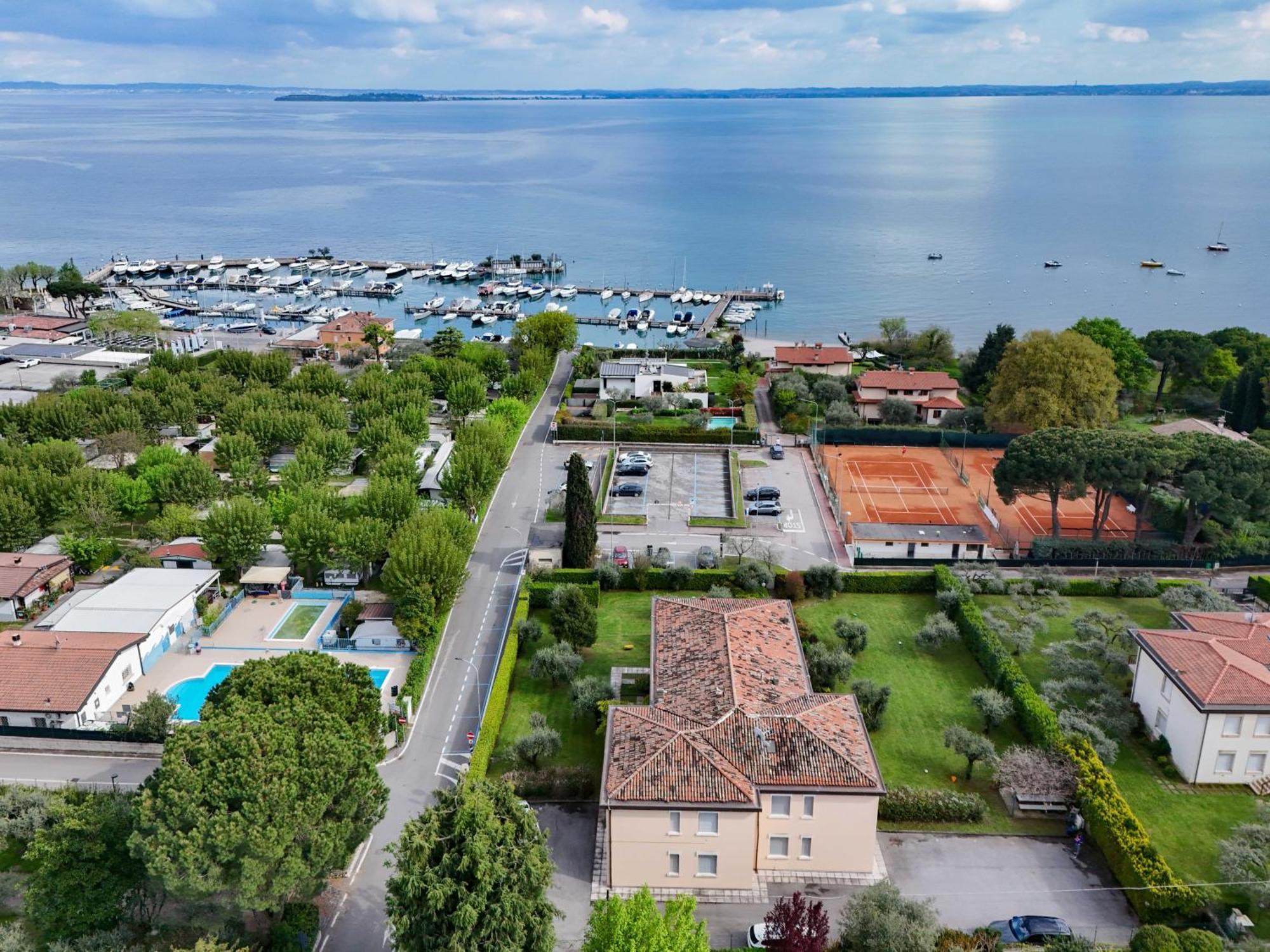 Appartamento Martina Moniga del Garda Exterior photo